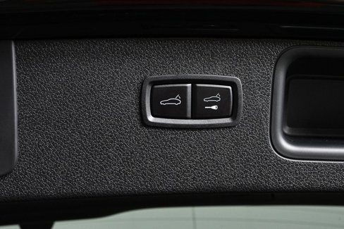 Used 2025 Porsche Macan image 33