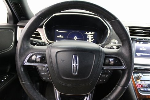 Used 2018 Lincoln Continental Premiere image 16