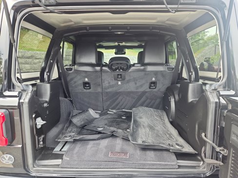Used 2019 Jeep Wrangler Unlimited Sahara image 13