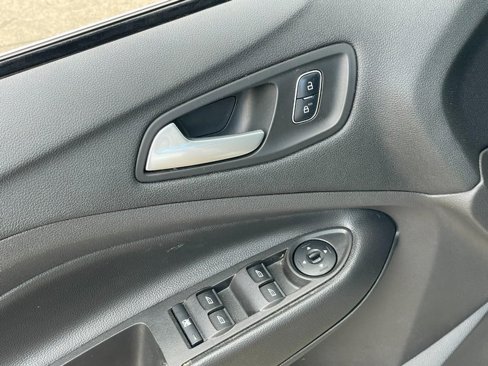 Used 2018 Ford Escape SE image 19