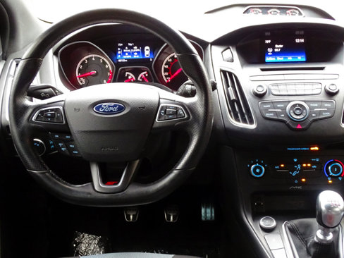Used 2017 Ford Focus ST image 18