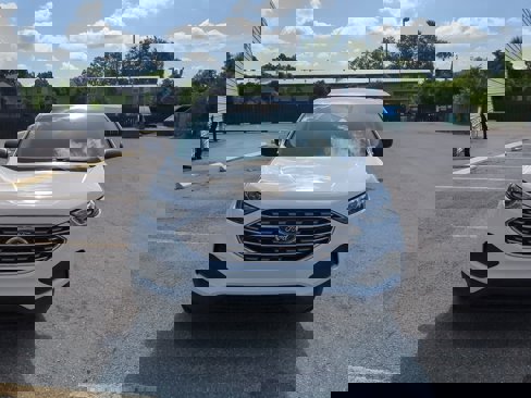 Used 2020 Ford Edge SE image 4