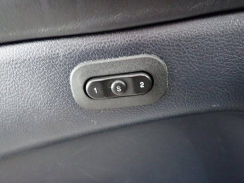 Used 2014 Jeep Grand Cherokee Overland image 3
