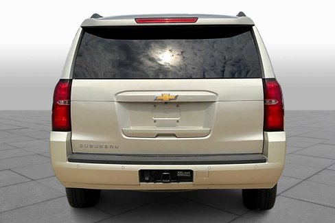 Used 2015 Chevrolet Suburban LT image 5