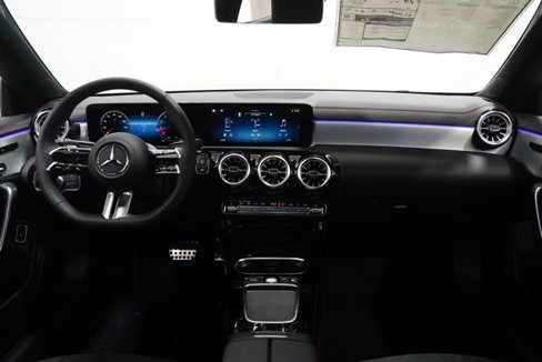 New 2025 Mercedes-Benz CLA 250 4MATIC image 18