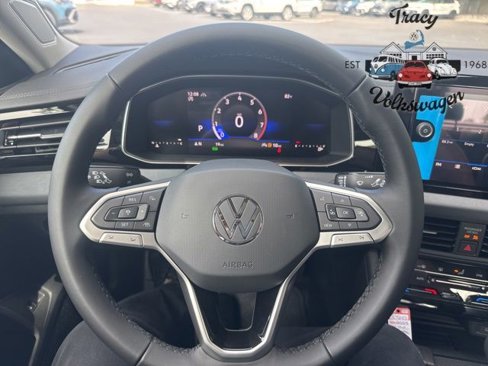 New 2025 Volkswagen Jetta SE image 2