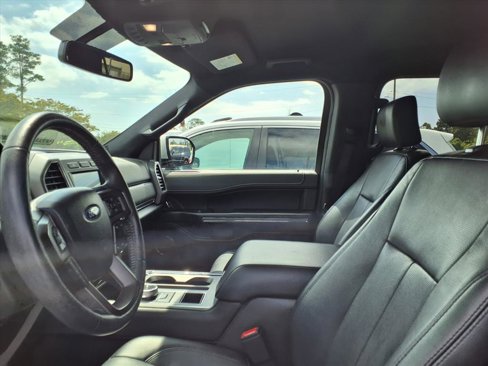 Used 2018 Ford Expedition XLT w/ Equipment Group 202A image 7