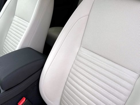 New 2024 Land Rover Discovery Sport S image 19