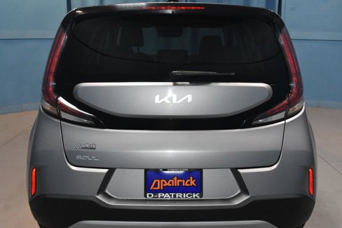 Used 2023 Kia Soul LX image 24