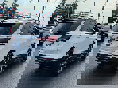 Used 2022 Chevrolet Equinox LT image 5