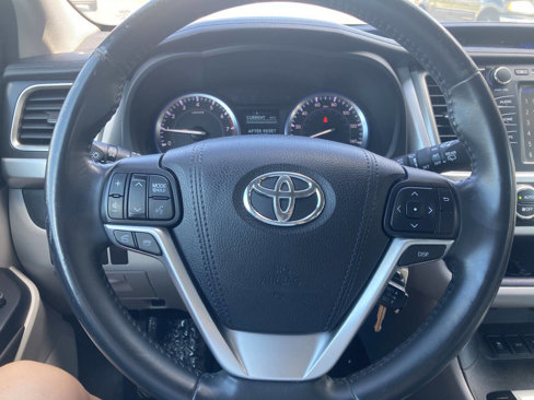 Used 2016 Toyota Highlander Plus image 12
