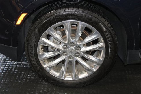 Used 2017 Cadillac XT5 Platinum w/ Driver Assist Package image 27