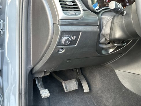 Used 2019 Jeep Grand Cherokee Altitude image 34
