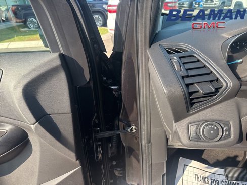 Used 2019 Ford Escape SE image 13