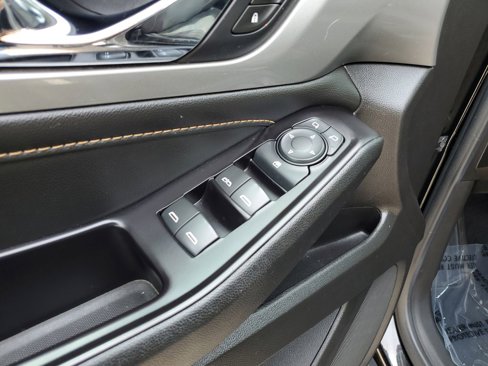 Used 2020 Chevrolet Traverse LT image 13