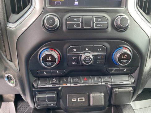 Used 2019 Chevrolet Silverado 1500 RST image 18