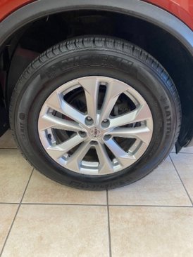 Used 2016 Nissan Rogue SV image 28