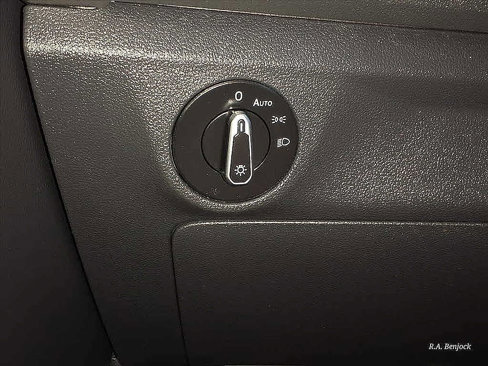 Used 2021 Volkswagen Jetta SE image 9