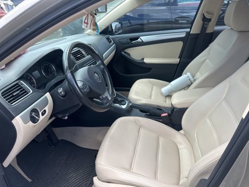 Used 2014 Volkswagen Jetta SE image 3