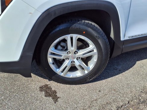 Used 2022 GMC Terrain SLE image 31