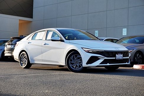 Certified 2024 Hyundai Elantra SEL image 2
