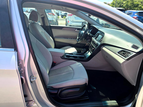 Used 2016 Hyundai Sonata SE image 14