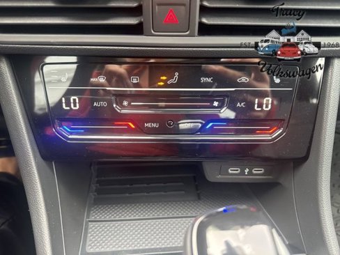 New 2025 Volkswagen Jetta SE image 12