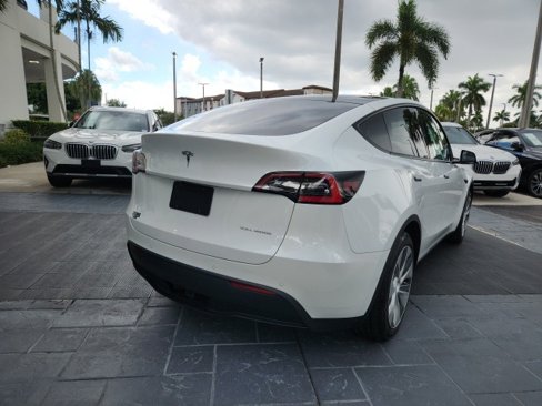Used 2020 Tesla Model Y Long Range image 9