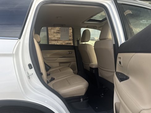 Used 2018 Mitsubishi Outlander SEL image 14