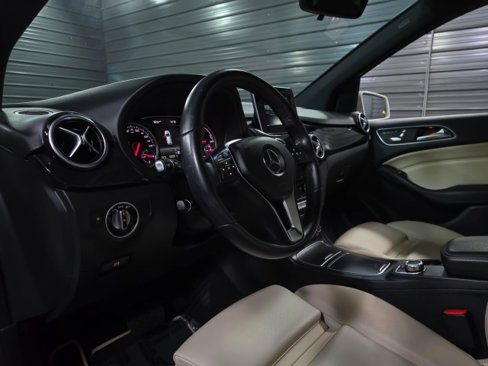 Used 2017 Mercedes-Benz B 250e image 10