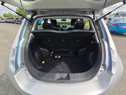 Used 2013 Nissan Leaf SL w/ Premium Pkg image 16