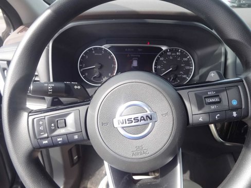Used 2021 Nissan Rogue SV image 14