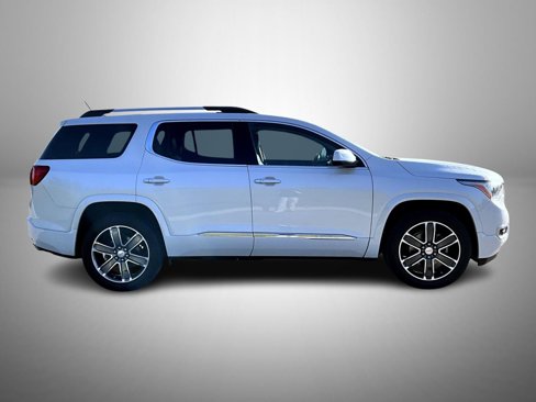 Used 2017 GMC Acadia Denali w/ Technology Package image 4