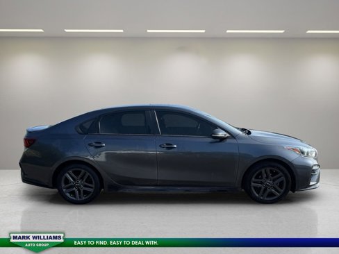 Used 2020 Kia Forte GT-Line w/ GT-Line Premium Package image 2