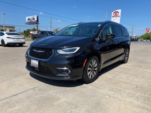 Used 2021 Chrysler Pacifica Touring-L image 1