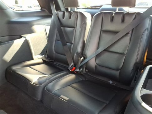 Used 2018 Ford Explorer XLT w/ Equipment Group 202A image 9