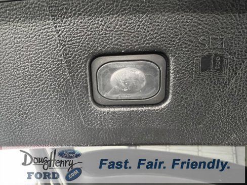 Used 2017 Ford Edge Titanium w/ Technology Package image 32