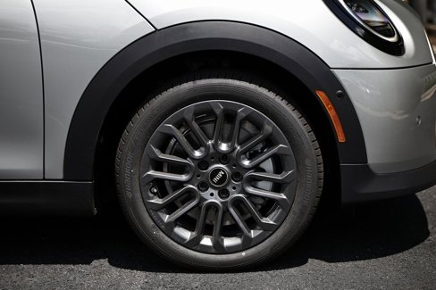 New 2025 MINI Cooper 4-Door Hardtop image 4