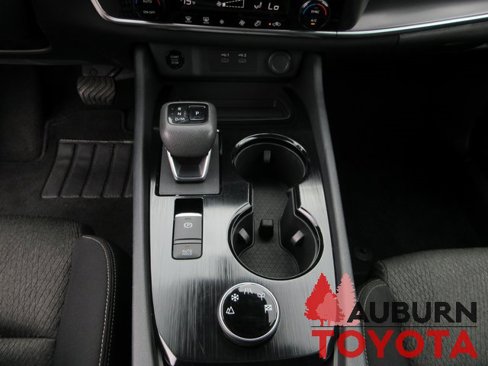 Used 2024 Nissan Rogue SV image 20