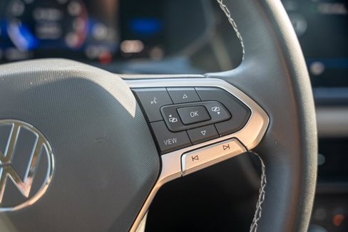 Certified 2022 Volkswagen Taos SE image 12
