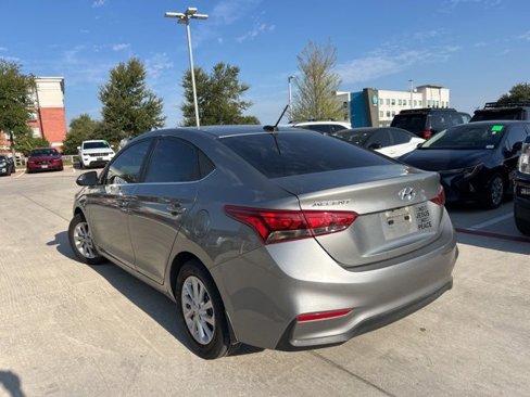 Used 2022 Hyundai Accent SEL image 4