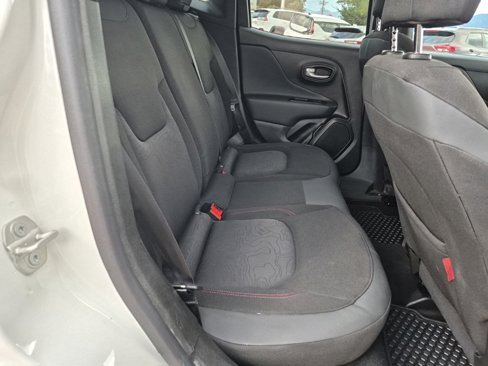 Used 2023 Jeep Renegade Trailhawk image 28