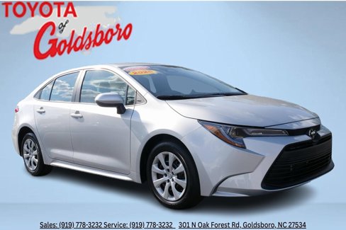 Used 2025 Toyota Corolla LE image 1