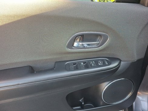 Used 2019 Honda HR-V EX image 12