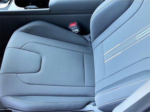 New 2025 Hyundai Elantra SEL image 19