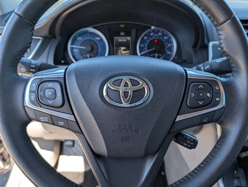 Used 2017 Toyota Camry XLE image 18