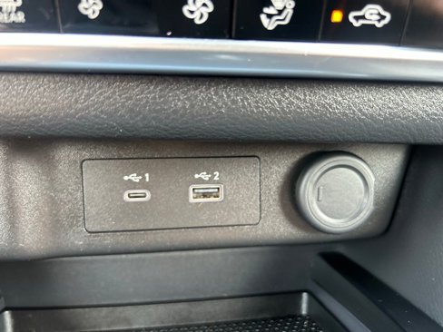 Used 2022 Nissan Rogue SV image 26