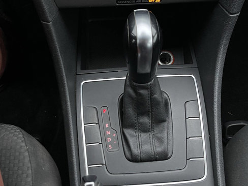 Used 2013 Volkswagen Passat 2.5 S image 25