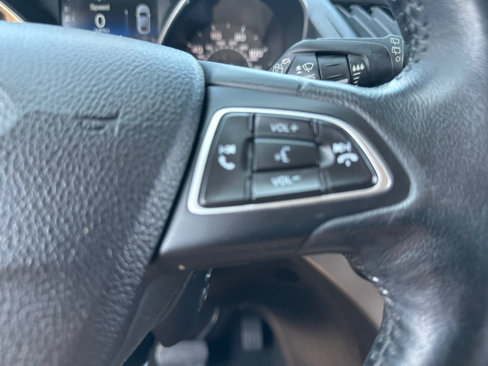 Used 2019 Ford Escape SEL image 21