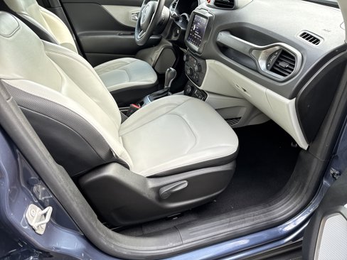 Used 2022 Jeep Renegade Limited image 18